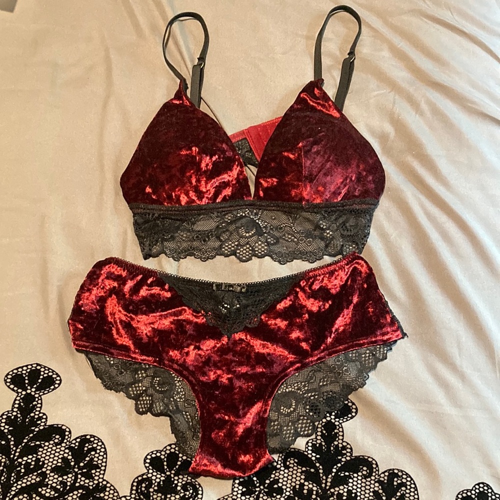 Medium Fredericks of Hollywood burgundy velvet bralet and underwear set